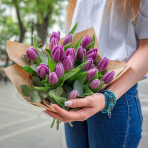 Covent Garden – Bouquet Holder Vs. Hand-Tied: What Do You Prefer The Most?