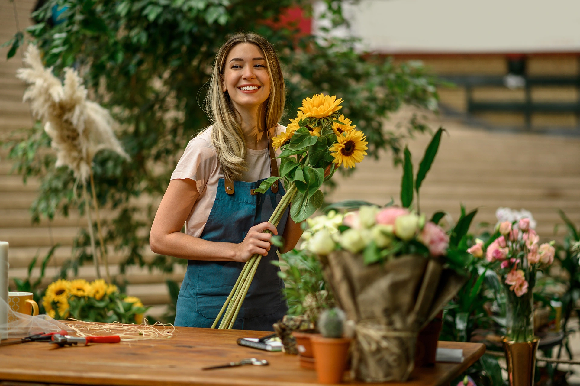 florist standing