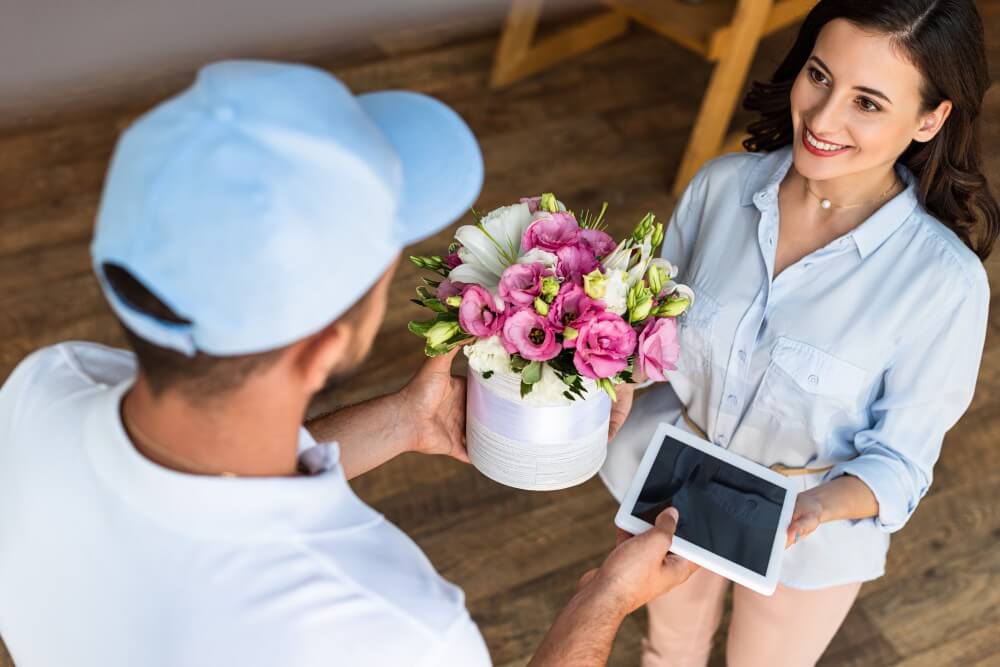 Luxurious online flower delivery in Dubai 