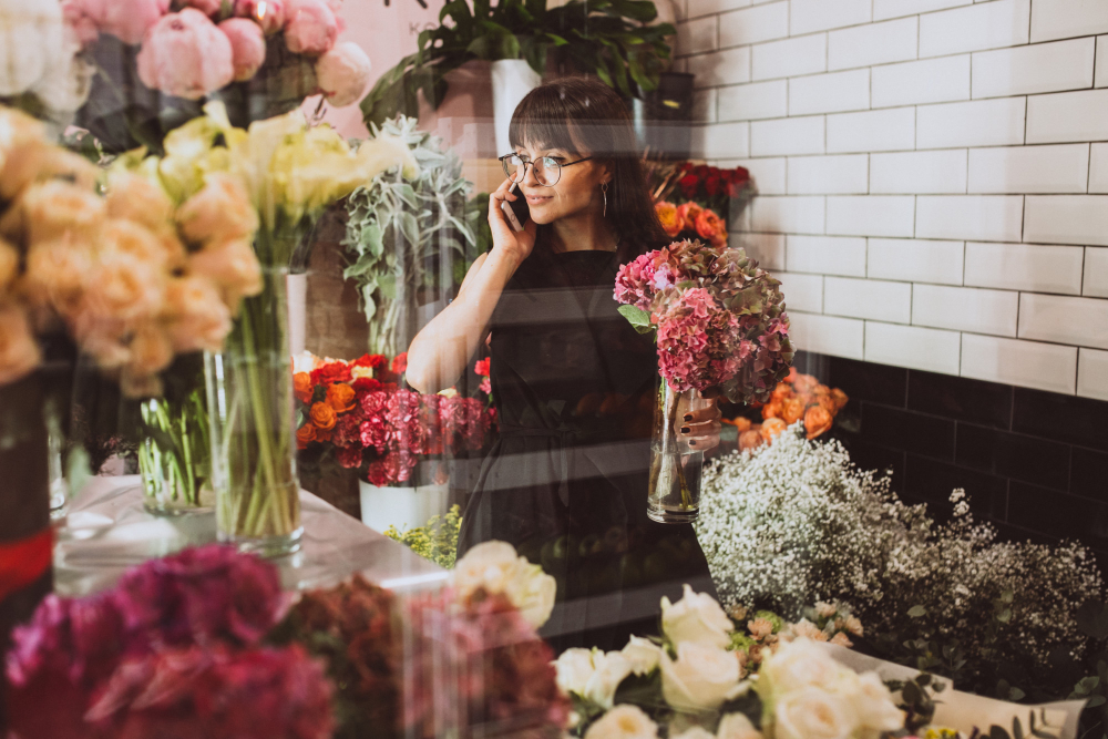 Creative modern flower arrangements in Dubai